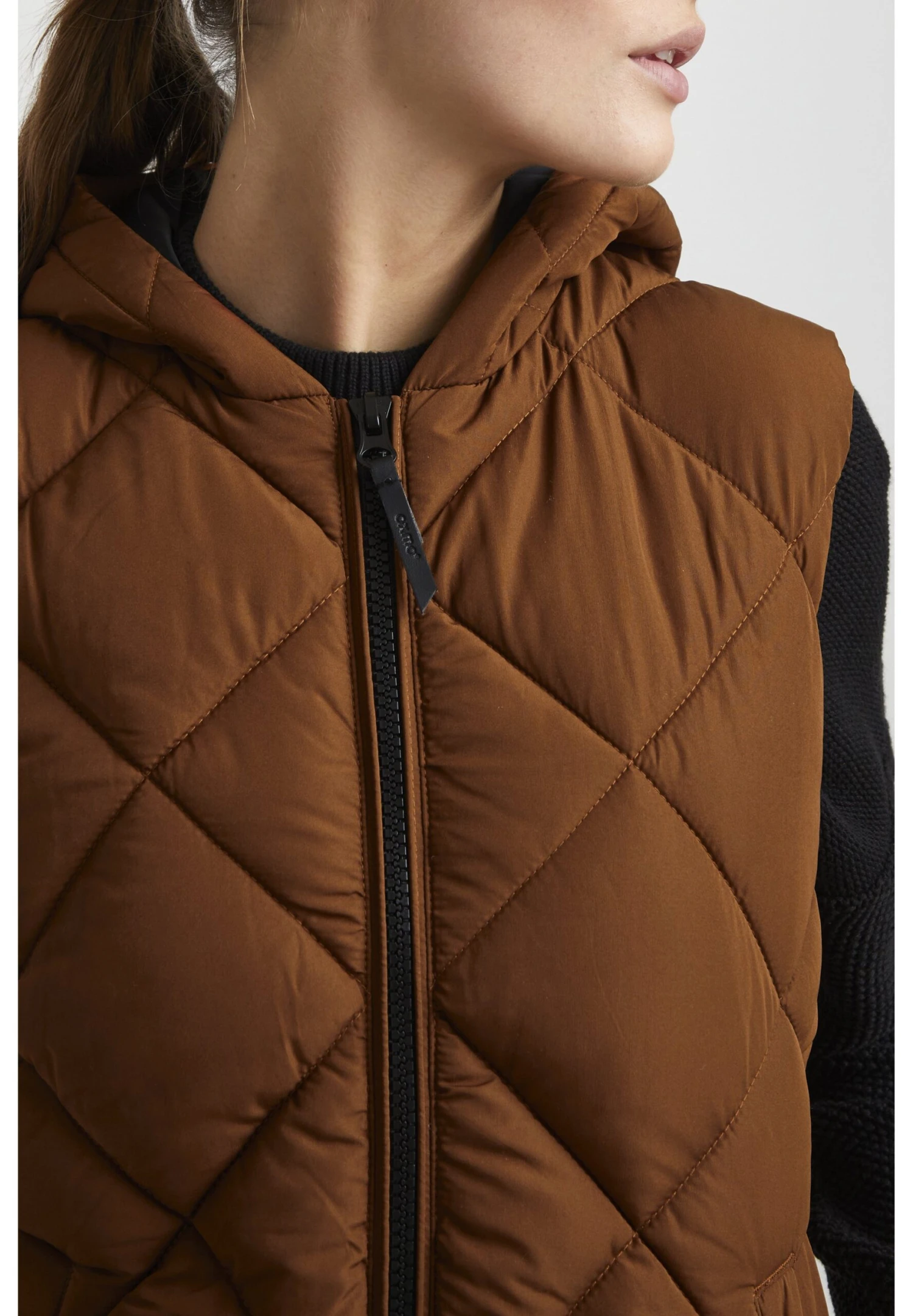 OXMO Oxstana - Chaleco - Tortoise Shell 4 OXMO Oxstana - Chaleco - Tortoise Shell - Imagen 4