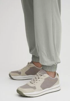 OXMO Brianna - Pantalones Deportivos - Seagrass -OXMO Tienda de ventas 19cf8e74538e4a4d9a07e79f8cfde129