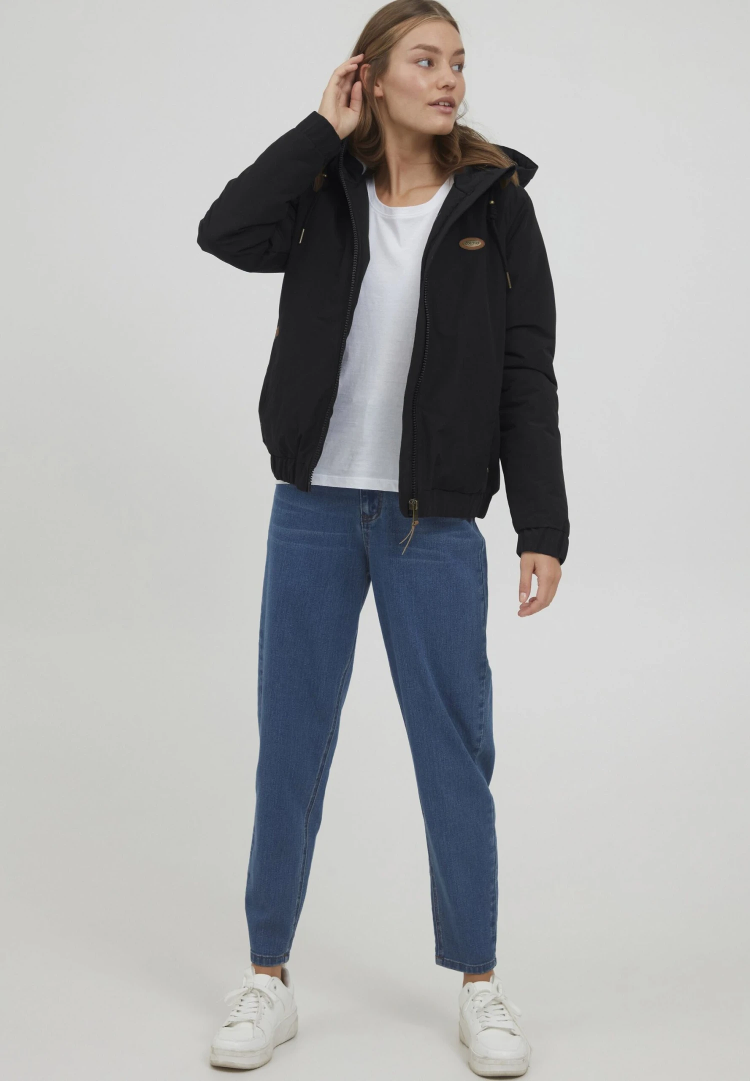 OXMO Oxtanja - Chaqueta De Entrenamiento - Black 2 OXMO Oxtanja - Chaqueta De Entrenamiento - Black - Imagen 2