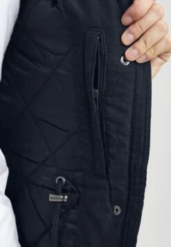 OXMO Oxloka - Abrigo De Invierno - Total Eclipse -OXMO Tienda de ventas 91655c2d084e4cd7bfd57f475bdb98a7