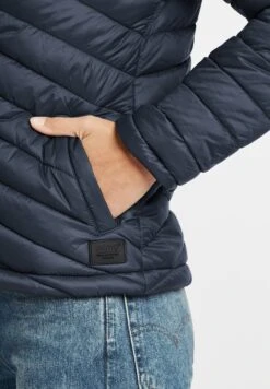 OXMO Oxquella - Chaqueta De Invierno - Total Eclipse -OXMO Tienda de ventas 95cbb38c59bd4bb4950f35d3693cf70e