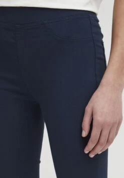 OXMO Oxditrine - Shorts - Copenhagen Night -OXMO Tienda de ventas b0b7b936b6314e3b8d5eeb94c5912855