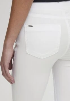 OXMO Oxditrine - Shorts - Optical White -OXMO Tienda de ventas bbcb46d9ac5849e6be73544969f7ec01