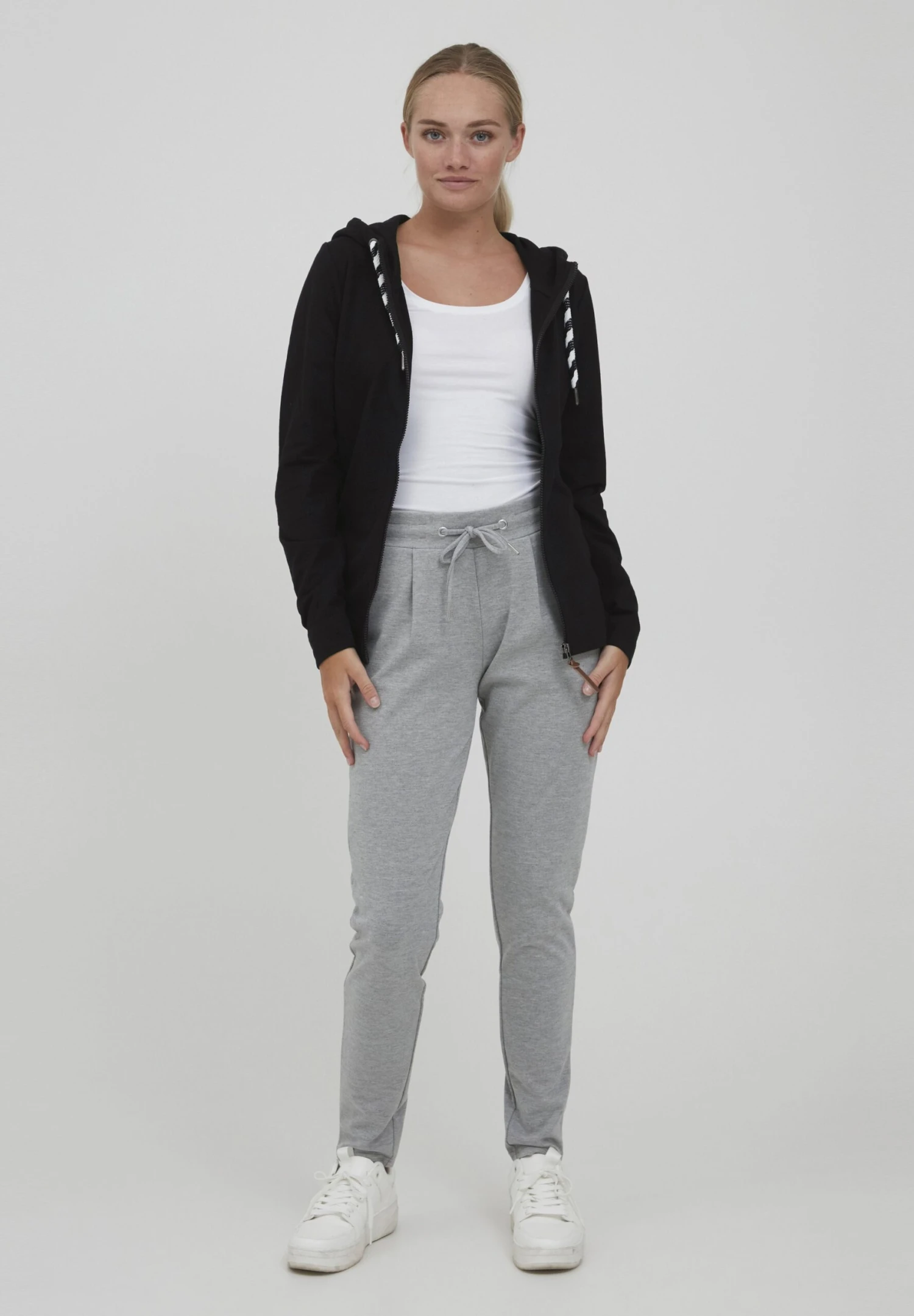 OXMO Oxwanda - Sudadera Con Cremallera - Black 2 OXMO Oxwanda - Sudadera Con Cremallera - Black - Imagen 2