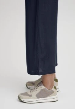 OXMO Oxelisabeth - Pantalones - Total Eclipse 10 OXMO Oxelisabeth - Pantalones - Total Eclipse -OXMO Tienda de ventas f56e607f08c847639ce4924a74b92070