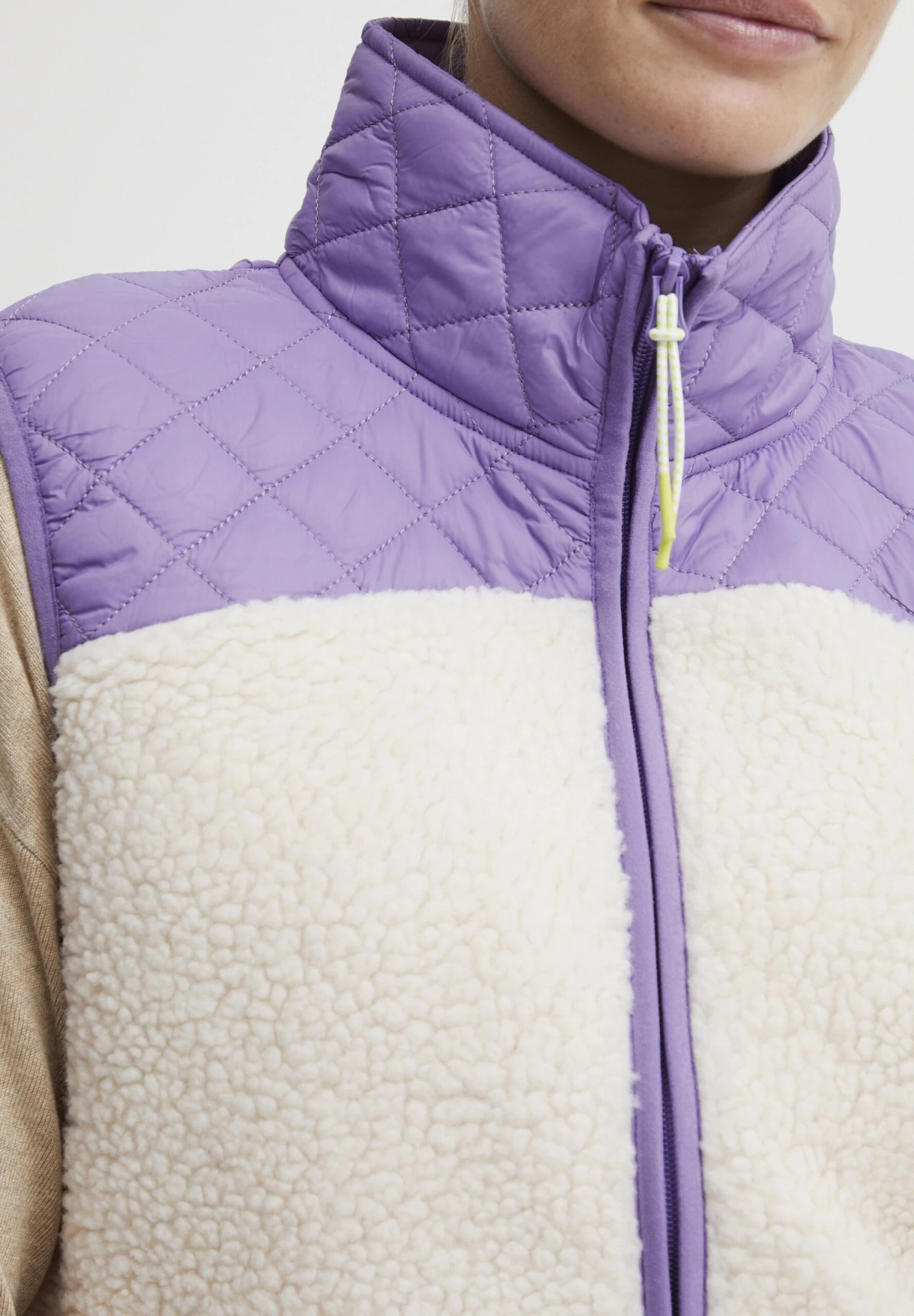 OXMO Oxbetty - Chaleco - Sunlit Allium Mix 4 OXMO Oxbetty - Chaleco - Sunlit Allium Mix - Imagen 4